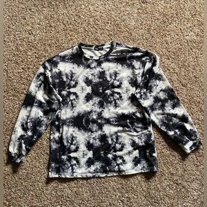 MEDIUM loose fitting tie dye sweater